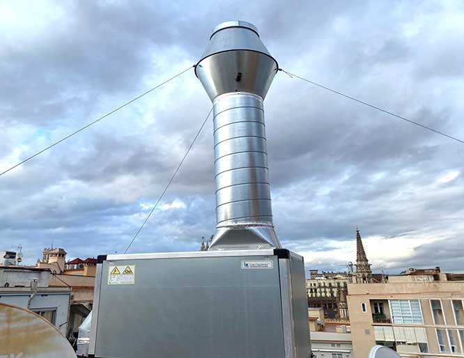Instalación de extracción de humos homologados en Barcelona para restaurantes, hoteles, bares, hospitales, colegios